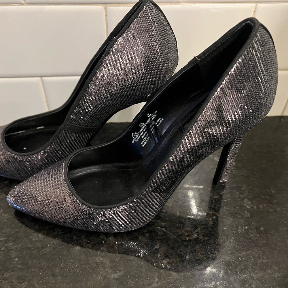Dkny heels - Picture 2 of 8